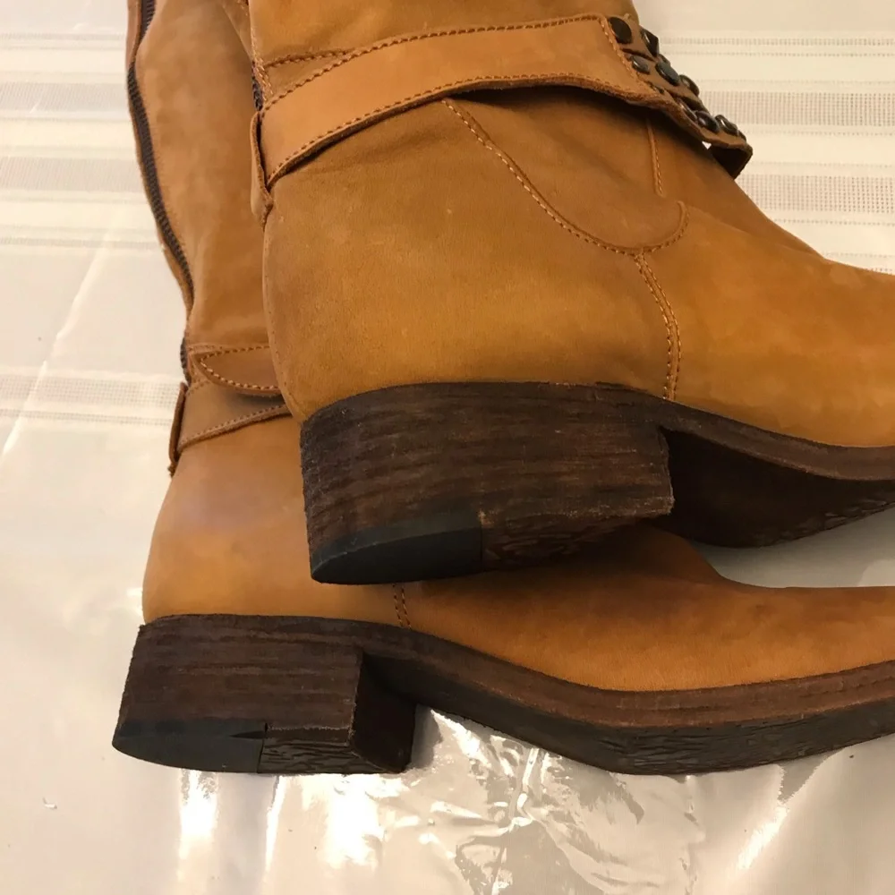 Women’s Smoken Leather Boots Size 10